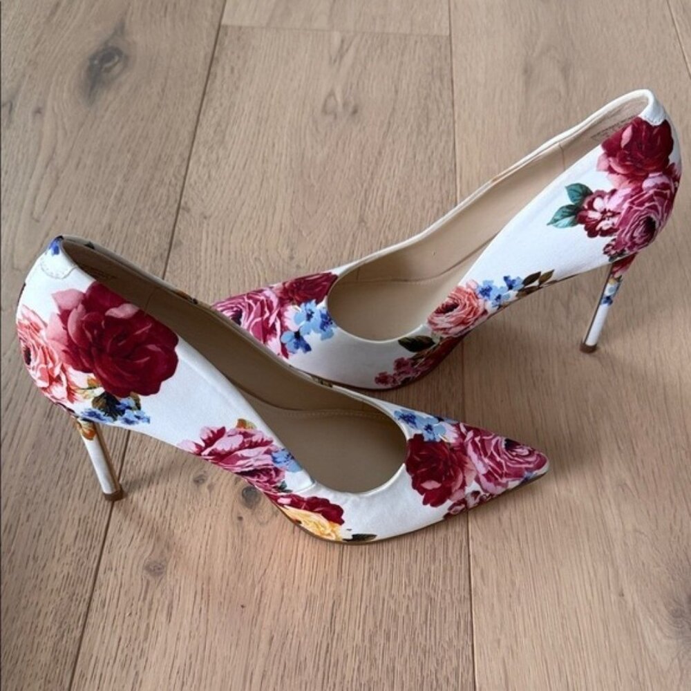 Nine West White Floral Pointed-Toe Pumps with Red, Pink & Blue Blooms - Picture 3 of 5